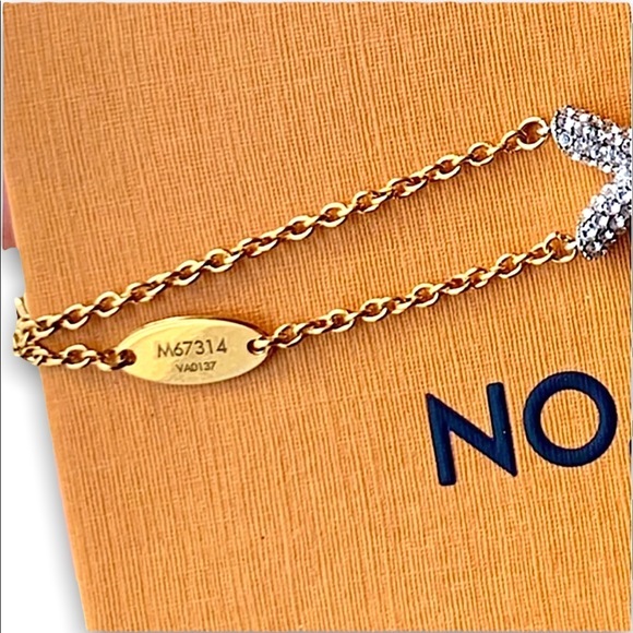 NIB Louis Vuitton Essential V Bracelet M67314 - Picture 10 of 15